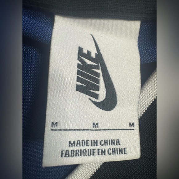 Nike Sweatshirt - Picture 4 of 9